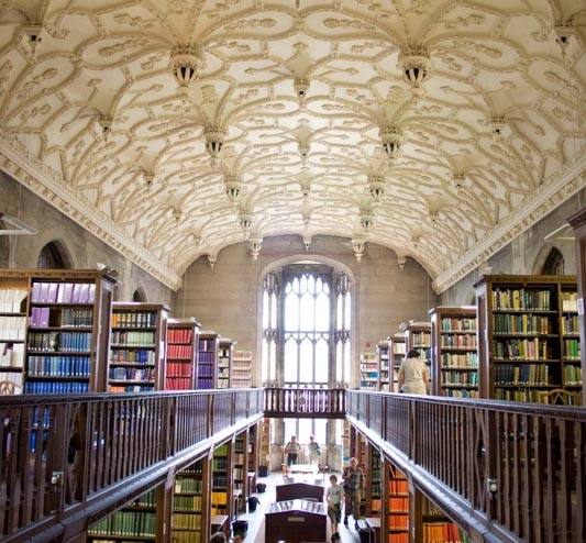 Biblioteca del Wills memorial building, inglaterra donde estudié la geodesia aplicada a la vulcanología